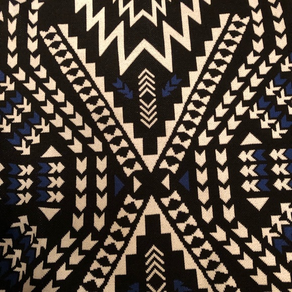 Divided print crop top - Picture 2 of 4